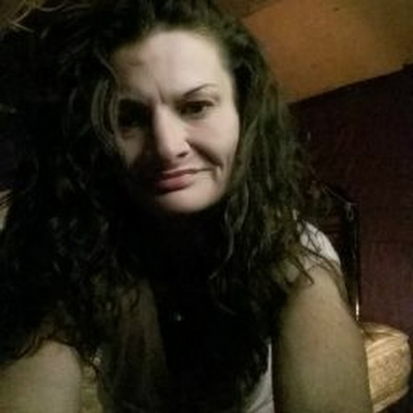 Meet your Posher, Cheryl - Picture 1 of 1